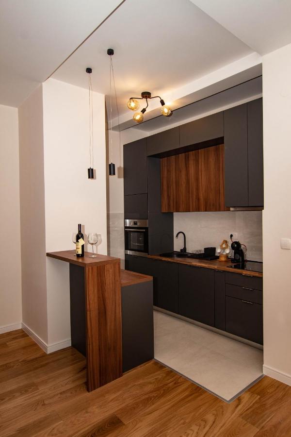 Follow The Sun - 4 Person Apartment Bar Exterior photo